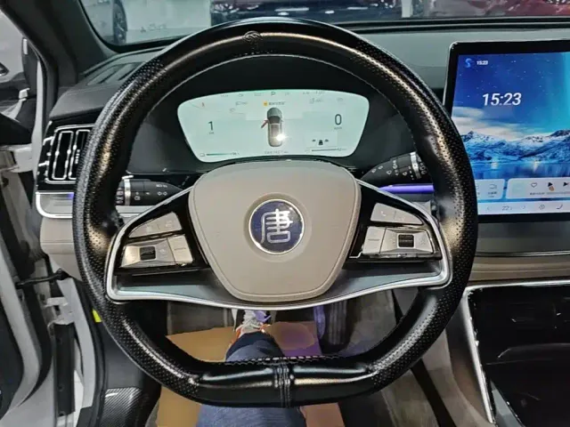 BYD Tang — Фото автомобиля 6