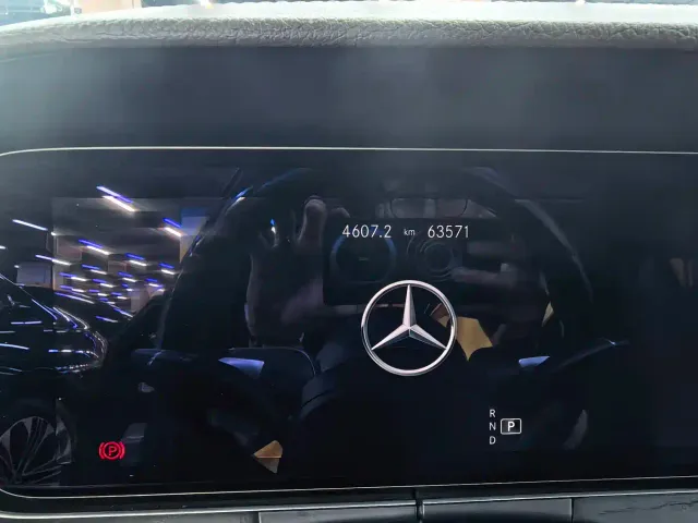 Mercedes-Benz E-Class — Фото автомобиля 5