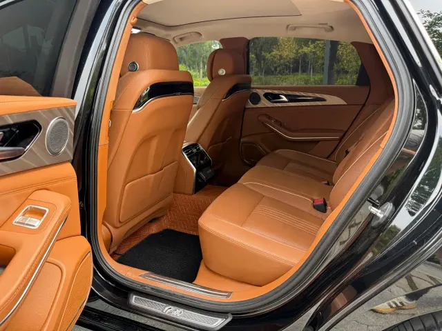 Hongqi H9 — Фото автомобиля 12