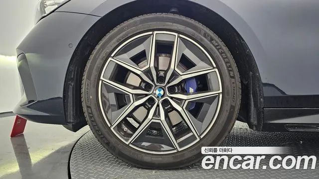 BMW 5 Series — Фото автомобиля 5