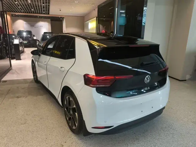 Volkswagen ID.3 — Фото автомобиля 22