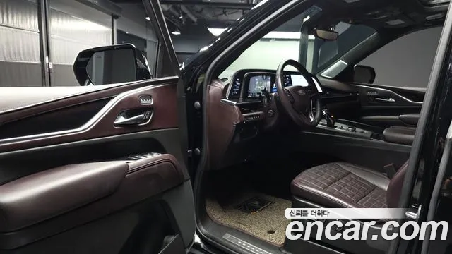 Cadillac Escalade 5th Gen — Фото автомобиля 15