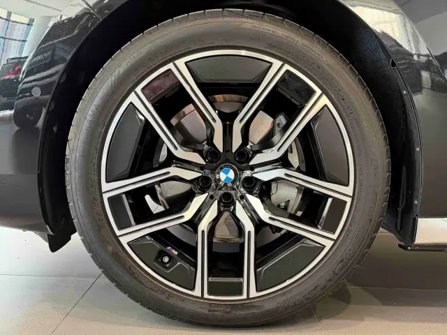 BMW 7 Series — Фото автомобиля 4