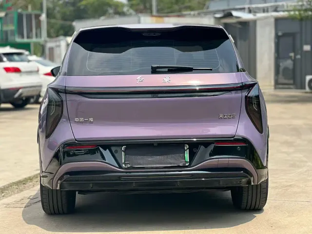 Hongqi Tian Gong 08 — Фото автомобиля 9
