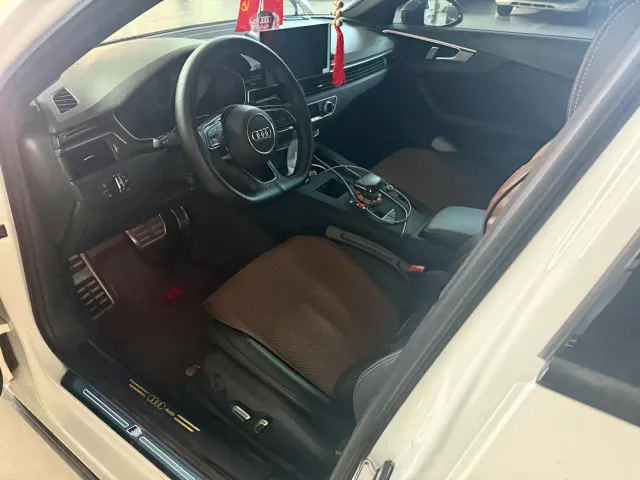 Audi A4L — Фото автомобиля 10