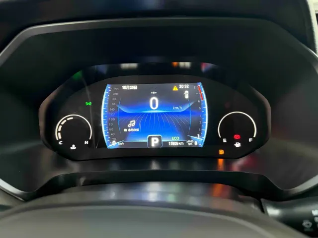 Chery Tiggo 8 — Фото автомобиля 11