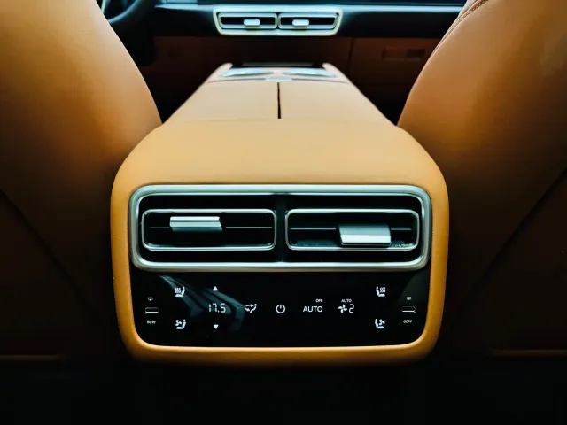 Li Auto L6 — Фото автомобиля 14