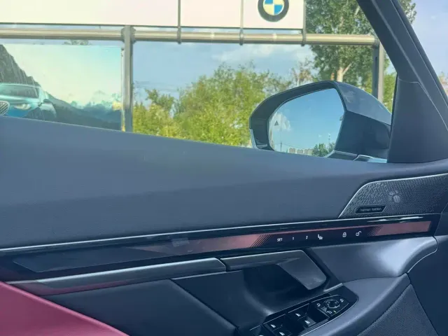 BMW i5 — Фото автомобиля 9