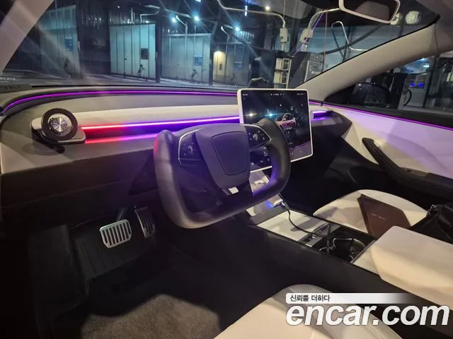 Tesla Model 3 — Фото автомобиля 7