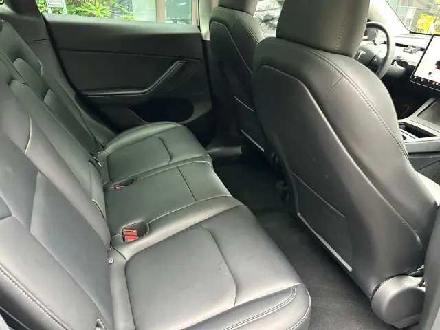 Tesla Model Y — Фото автомобиля 8
