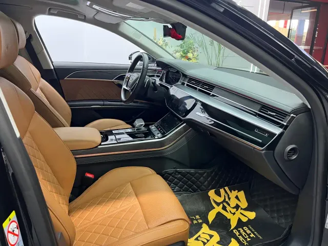 Audi A8 — Фото автомобиля 12
