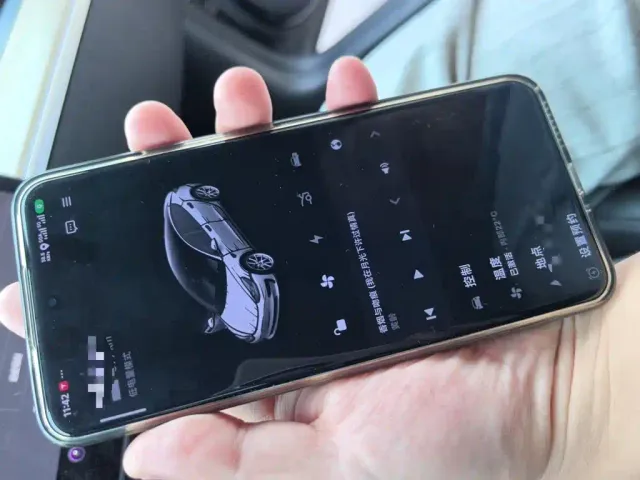 Tesla Model 3 — Фото автомобиля 9