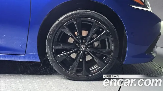 Lexus ES — Фото автомобиля 21