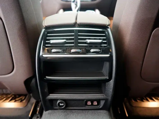 BMW 5 Series — Фото автомобиля 19