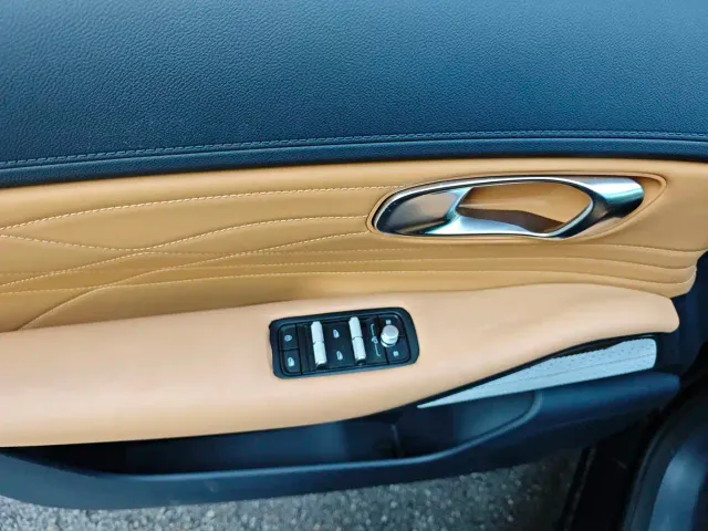 Geely Galaxy Starship 7 EM-i — Фото автомобиля 9
