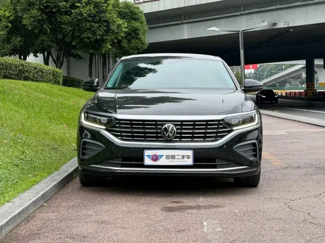Volkswagen Passat — Фото автомобиля 2