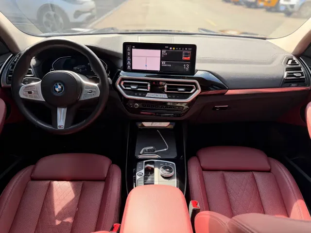 BMW iX3 — Фото автомобиля 6