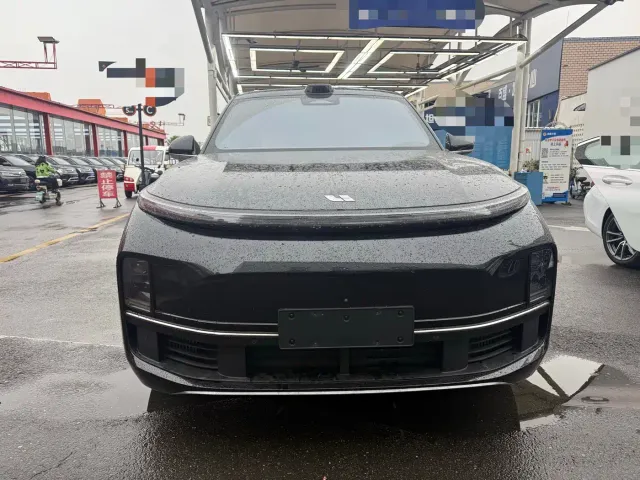 Li Auto L8 — Фото автомобиля 2