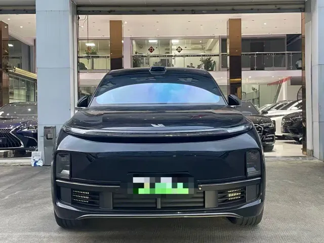 Li Auto L9 — Фото автомобиля 2