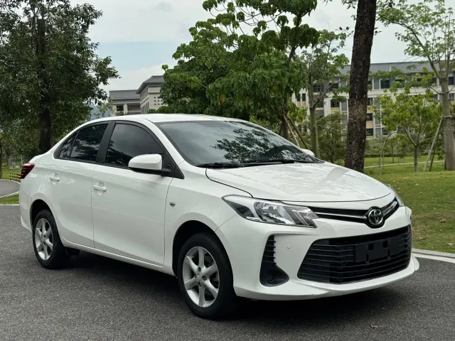 Toyota Vios — Фото автомобиля 3