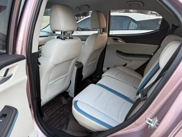 BYD Yuan Pro — Фото автомобиля 10
