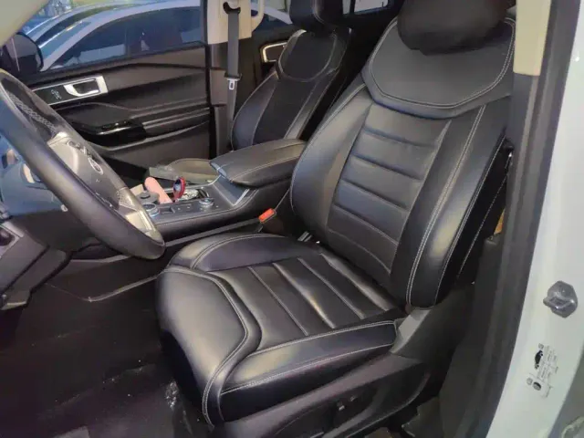 Ford Explorer — Фото автомобиля 11