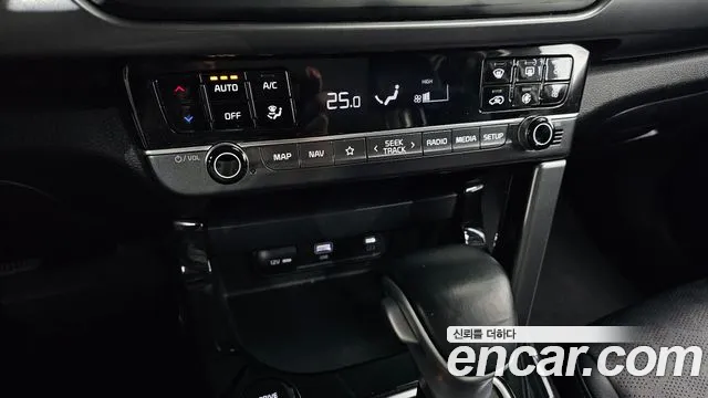 Kia Seltos New — Фото автомобиля 23