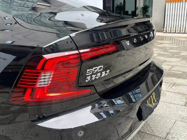 Volvo S90 — Фото автомобиля 20