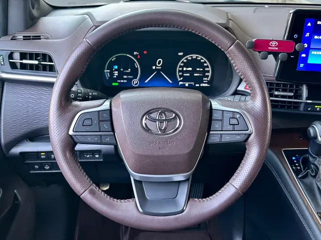 Toyota Sienna — Фото автомобиля 9