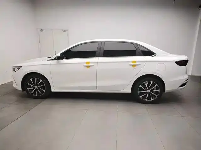 Geely Emgrand — Фото автомобиля 8