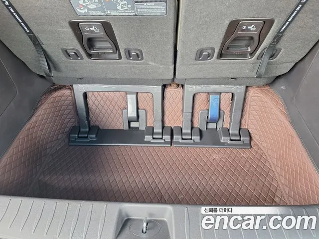 Kia Carnival Generation 4 — Фото автомобиля 13