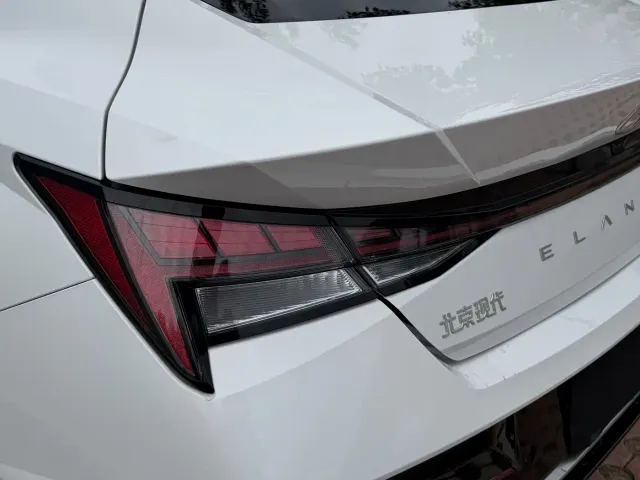 Hyundai Elantra — Фото автомобиля 7