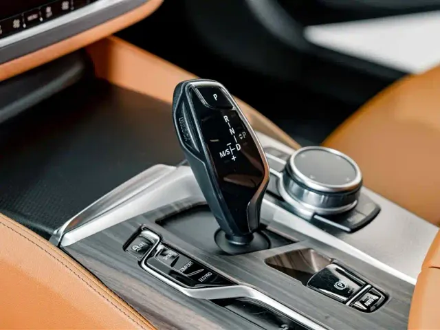 BMW 5 Series — Фото автомобиля 14