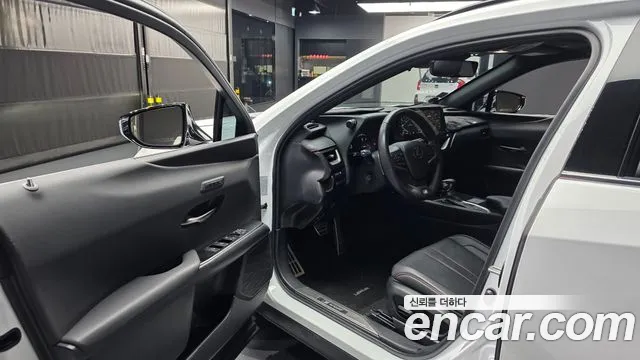 Lexus UX — Фото автомобиля 10
