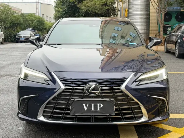 Lexus ES — Фото автомобиля 2