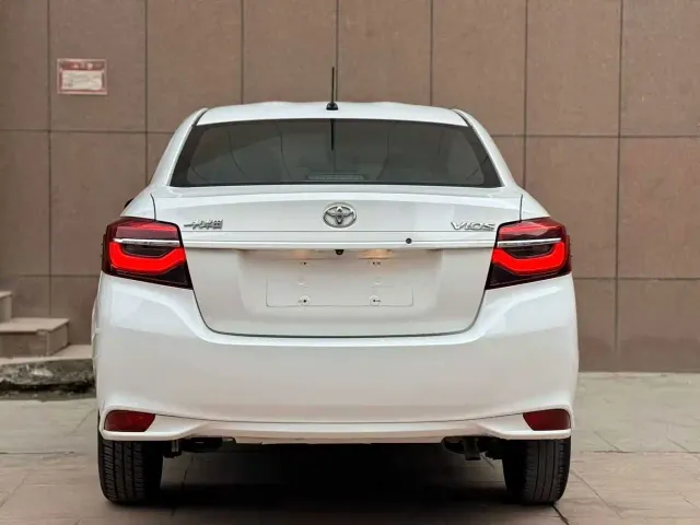 Toyota Vios — Фото автомобиля 5