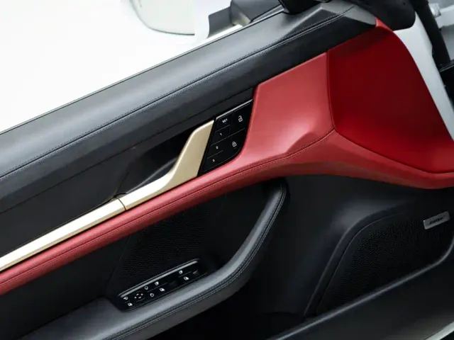 Porsche Taycan — Фото автомобиля 18