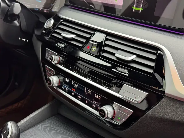 BMW 5 Series — Фото автомобиля 18