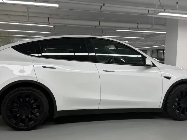 Tesla Model Y — Фото автомобиля 5