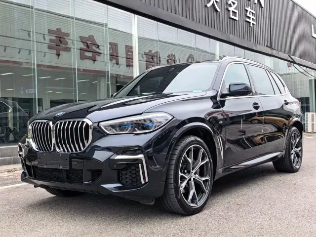Фотография автомобиля — BMW X5