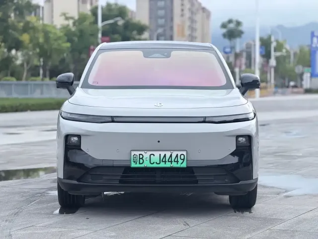 Leapmotor Leapmotor B10 2025 510 Joy Edition — Фото автомобиля 2
