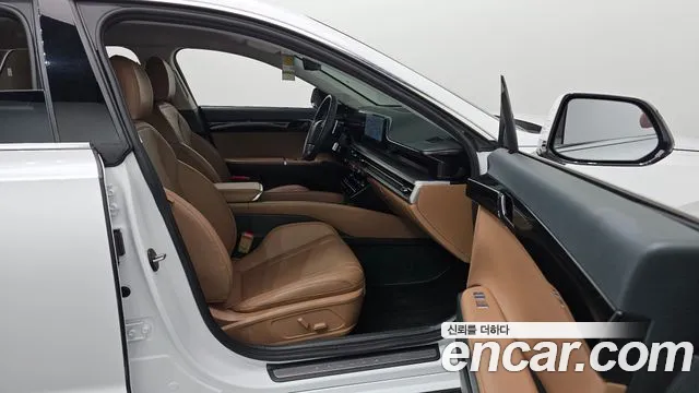 Hyundai Grandeur Grandeur (GN7) 2.5 Бензин 2WD — Фото автомобиля 18