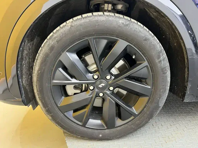 Li Auto L7 — Фото автомобиля 8