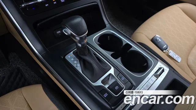 Kia Carnival Generation 4 — Фото автомобиля 12