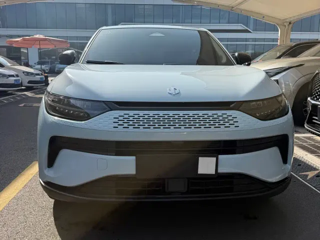Leapmotor C11 — Фото автомобиля 10