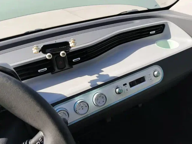 Wuling Hongguang Mini EV — Фото автомобиля 12