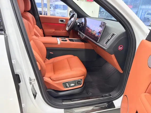 Li Auto L7 — Фото автомобиля 7