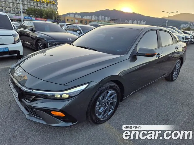 Hyundai Avante CN7 — Фото автомобиля 2