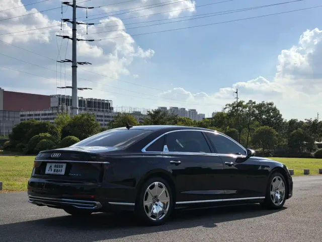 Audi A8 — Фото автомобиля 18