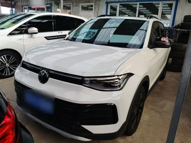 Фотография автомобиля — Volkswagen Tharu